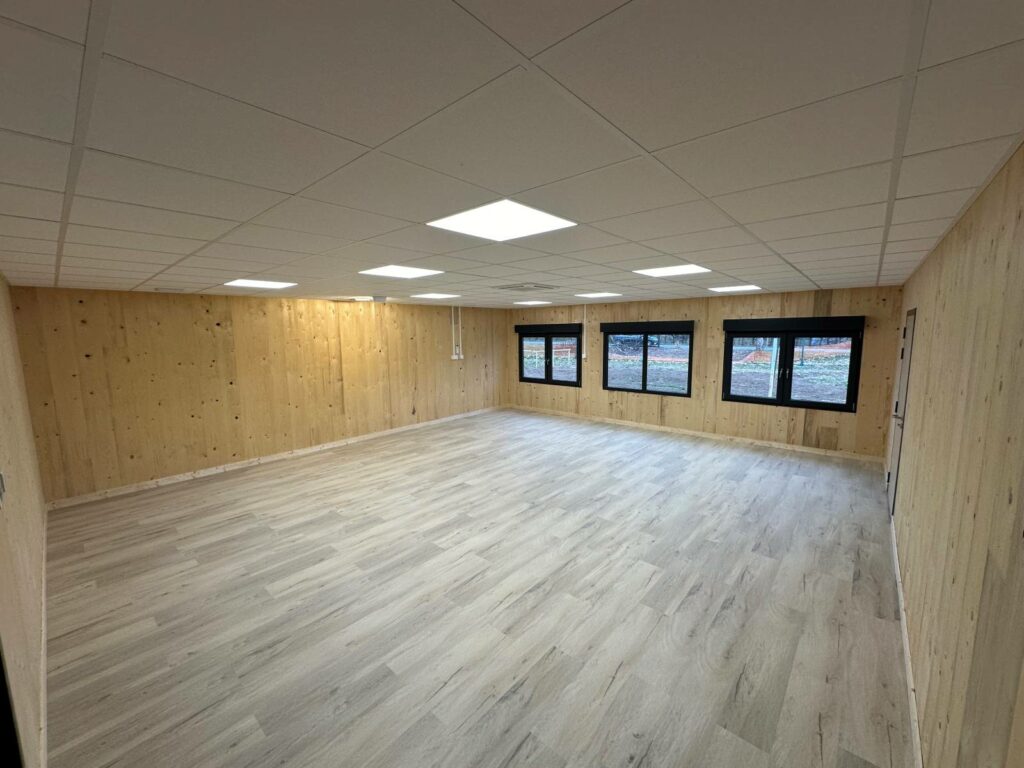 salle classe en bois