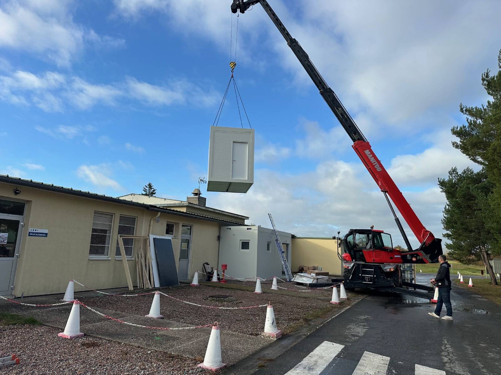 installation bâtiment modulaire grue